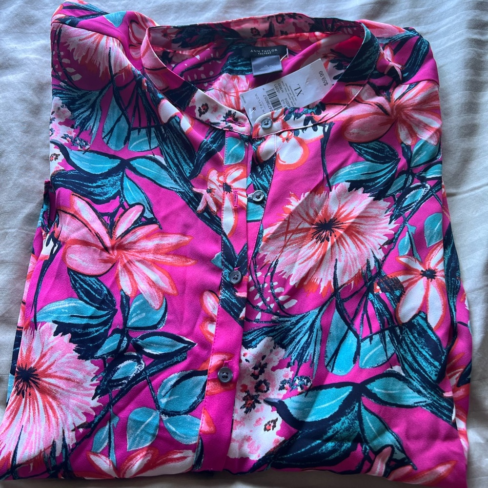 Business floral blouse